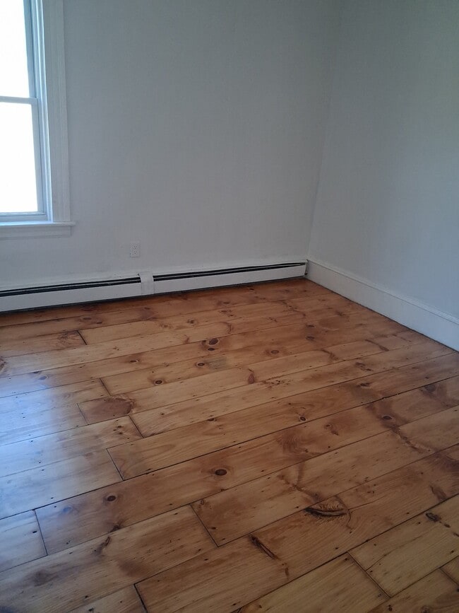 Building Photo - 131 Clarendon St