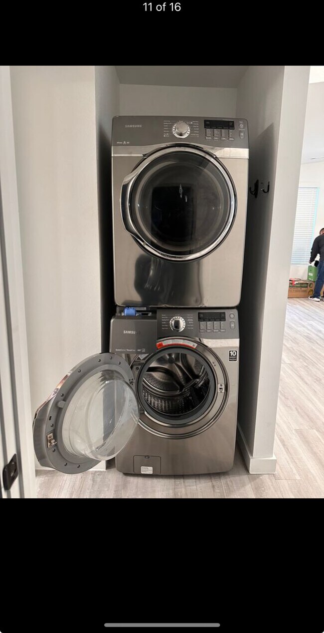 Building Photo - 920 Illinois Ave