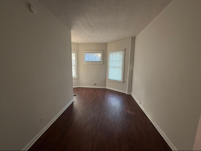 Building Photo - 536A Euclid Ave – Available Fall 2026