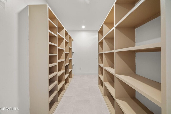 Building Photo - 11337 Ardelle Ave