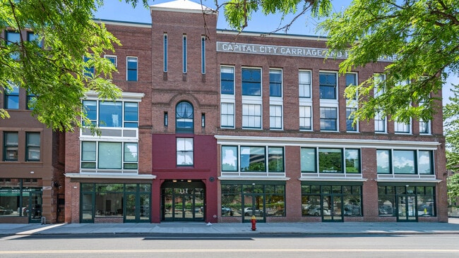 111 Allyn Street - The Hartford Carriage House - The Hartford Carriage House