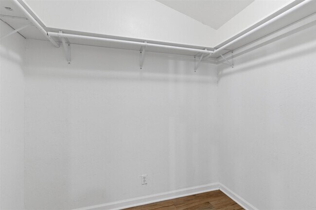 Building Photo - 105 Lazy Ike Ln