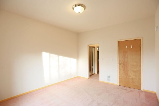 Building Photo - 1269 3rd Ave