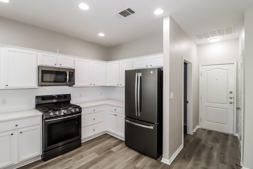 Building Photo - 1809 Creek Ledge Pl