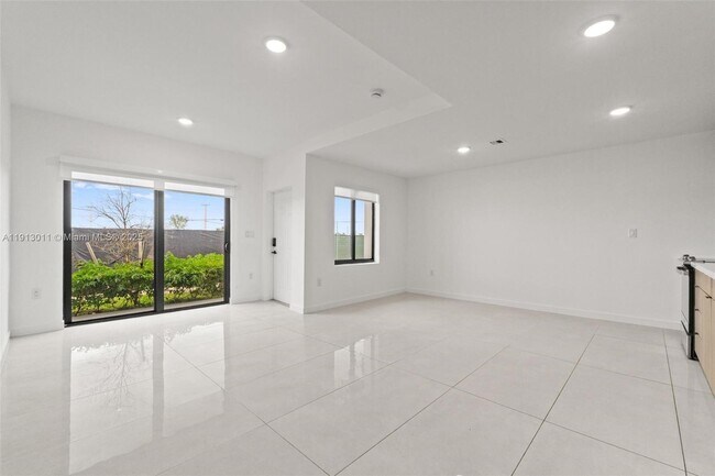 Building Photo - 26126 SW 146th Ave