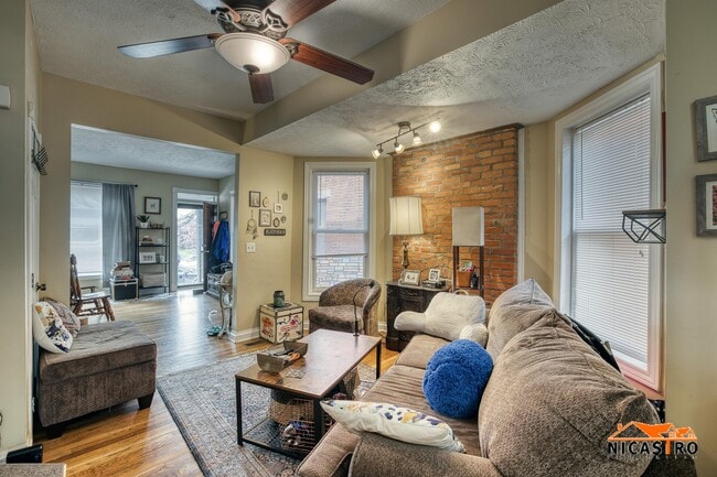 Building Photo - 245 Collins Ave