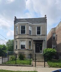 Building Photo - 4849 W Fulton St