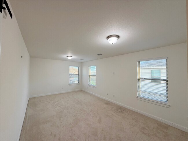 Building Photo - 8611 Oakdale Blf Ct
