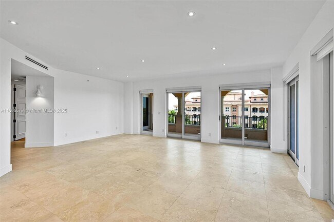 Building Photo - 13637 Deering Bay Dr