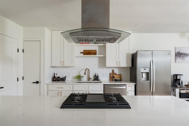 Building Photo - 304 Skyloop Dr