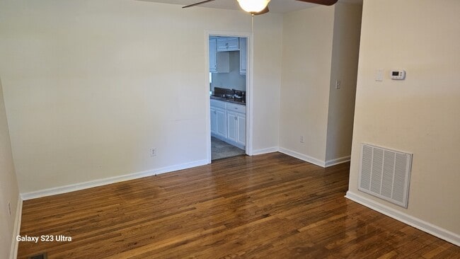 Building Photo - 204 Sterling Rd