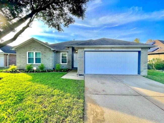 Primary Photo - 6935 Creek Village Dr