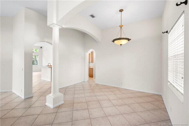 Building Photo - 2529 SW Park Meadows Trail