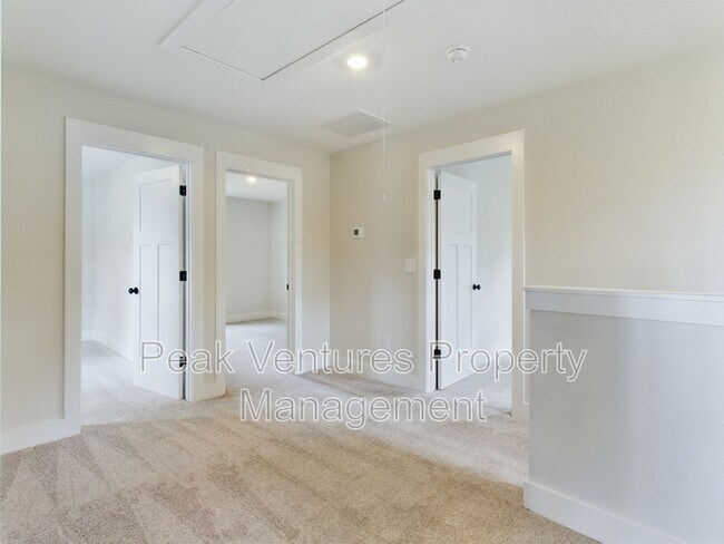 Building Photo - 113 Norbert Ln