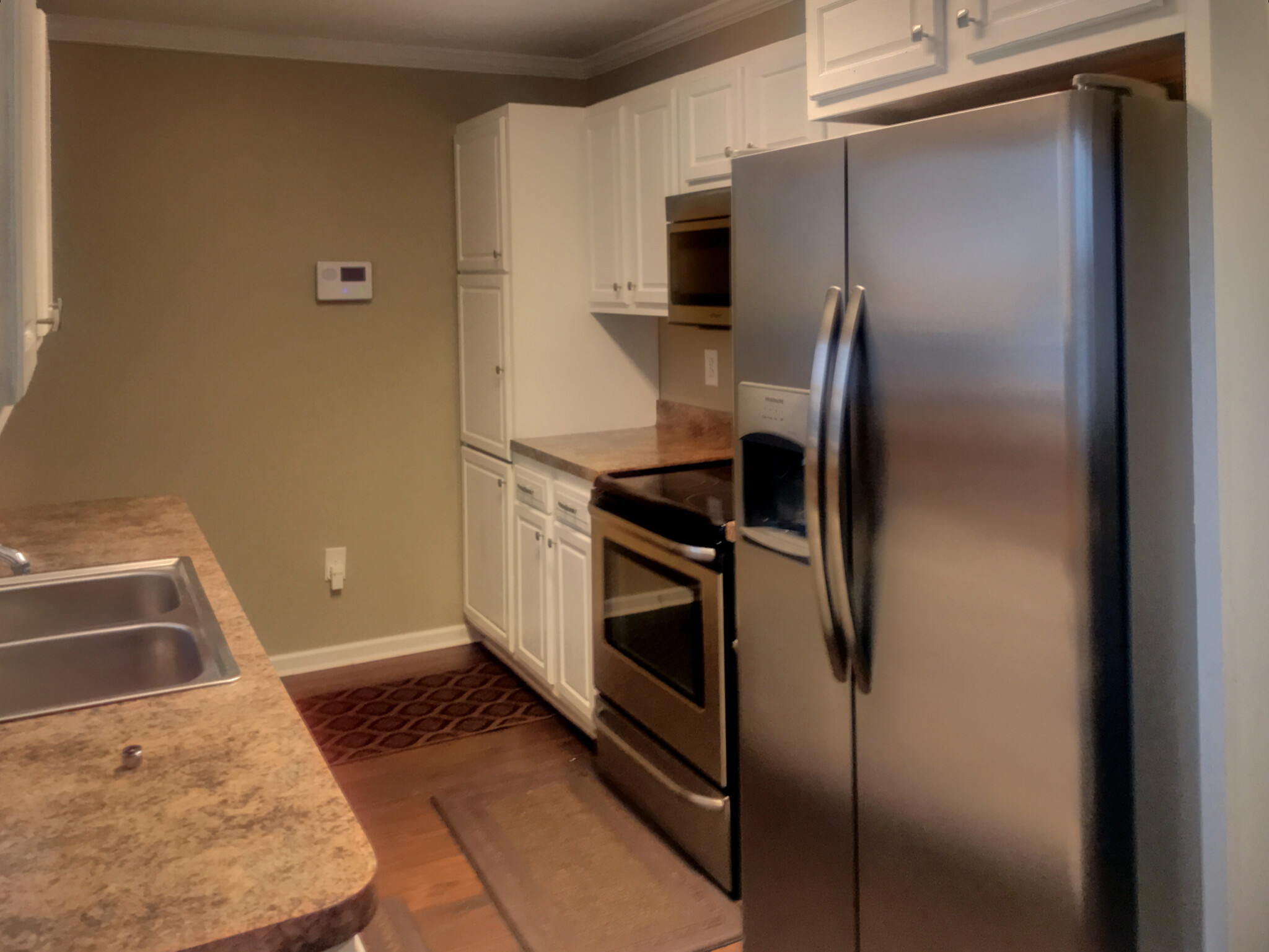 Kitchen - 2932 Rio Rita Ave