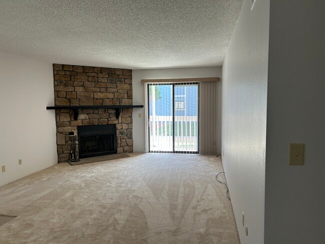 Building Photo - 8335 Fairmount Dr