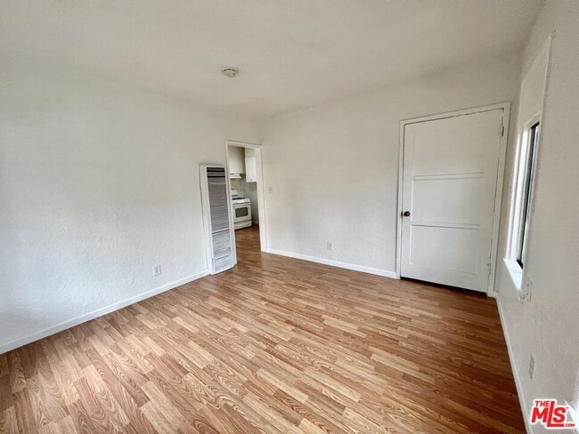 Building Photo - 2209 Ridgeley Dr