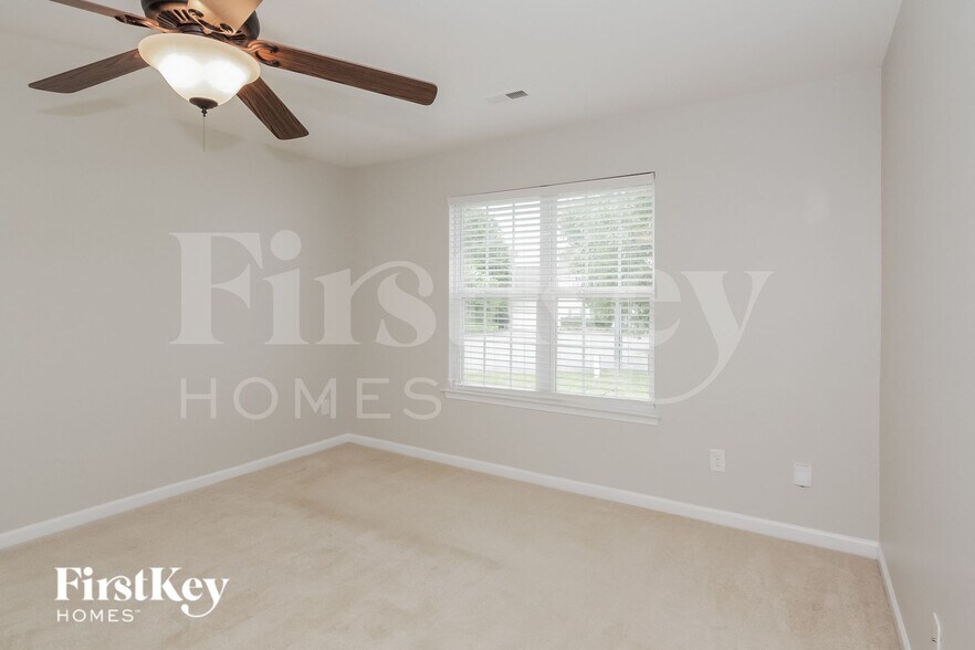 Building Photo - 109 Egerton Dr