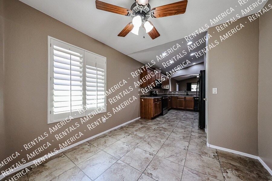 Building Photo - 36322 W Alhambra St
