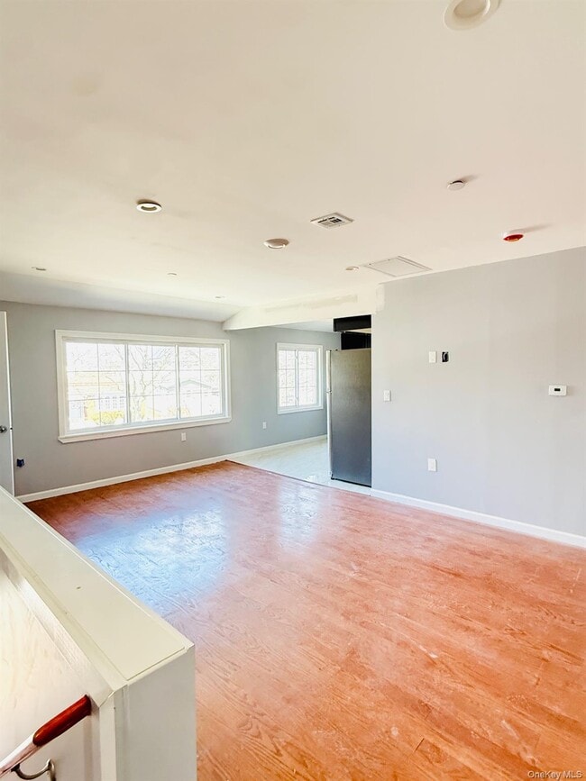 Building Photo - 139-22 Lakewood Ave