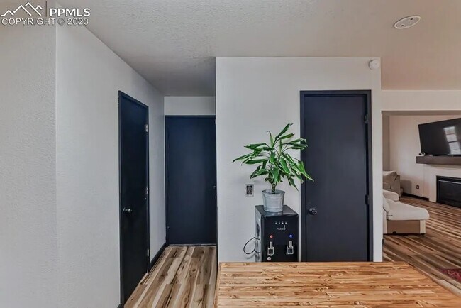 Building Photo - 11360 Justamere Dr