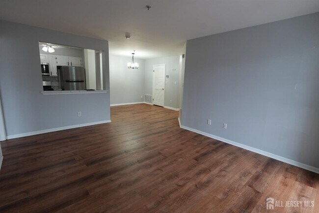 Building Photo - 421 Waterford Dr