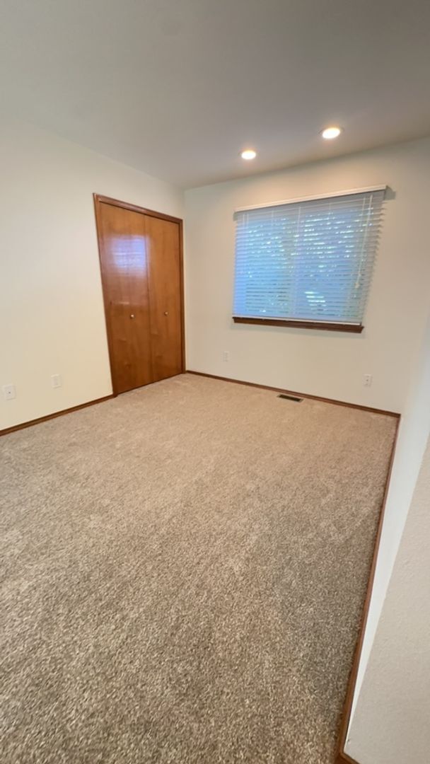 Building Photo - BEAUTIFULLY UPDATED 3BD HOME NEAR FORT CARSON