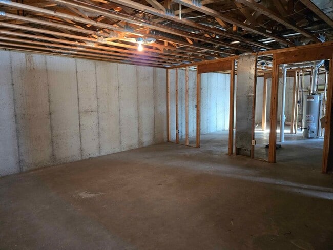 Building Photo - 208/210 E 13th Ave