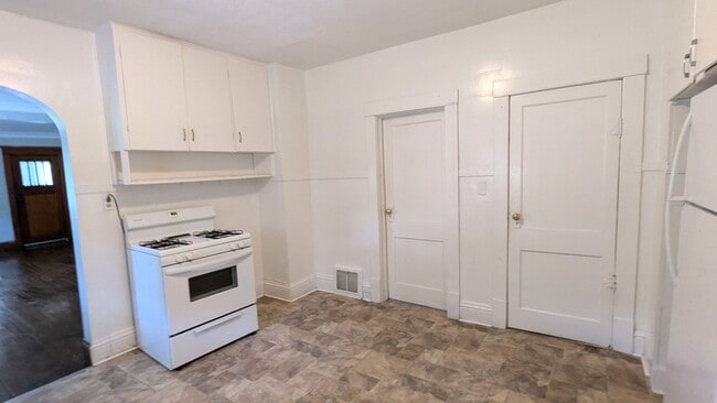 Building Photo - 3133 5th St
