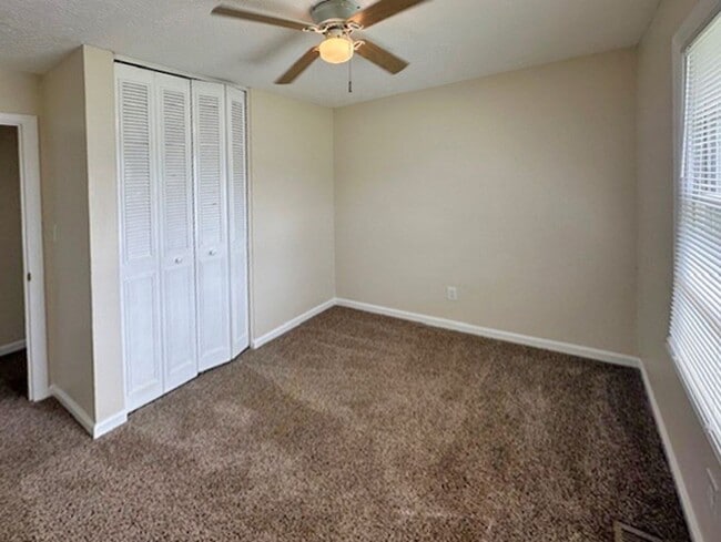 Building Photo - Nice House in Garden Springs! Off-Street Parking, Convenient Location, Pets Ok!
