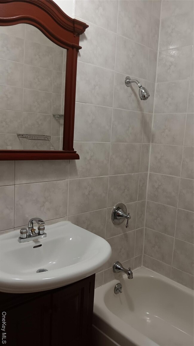 Building Photo - 1811 Wallace Ave