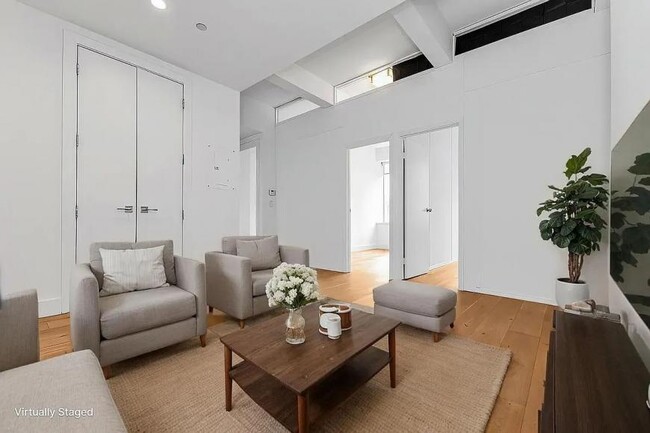 Building Photo - 4 bedroom in New York NY 10007