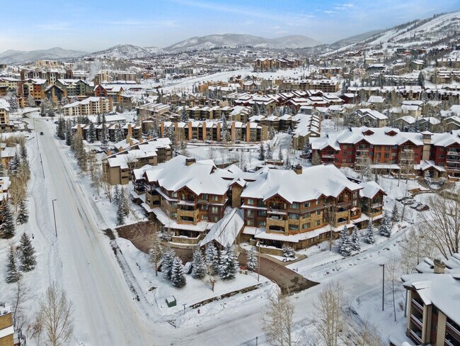 Building Photo - 2900 Blackhawk Ct