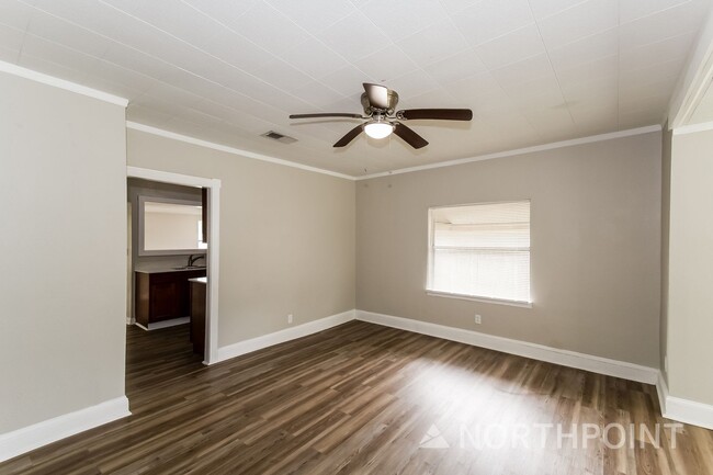 Building Photo - Irresistible Single Family Home | 3 BR/2BA | In Jacksonville