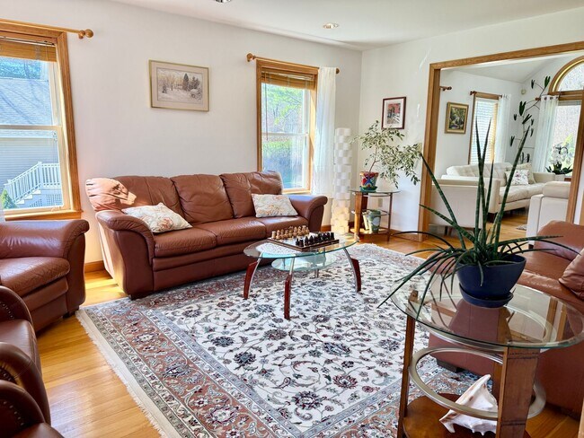 Building Photo - Meticulously Maintained 3BD/2.5BA Home in Quiet Westbrook Neighborhood!