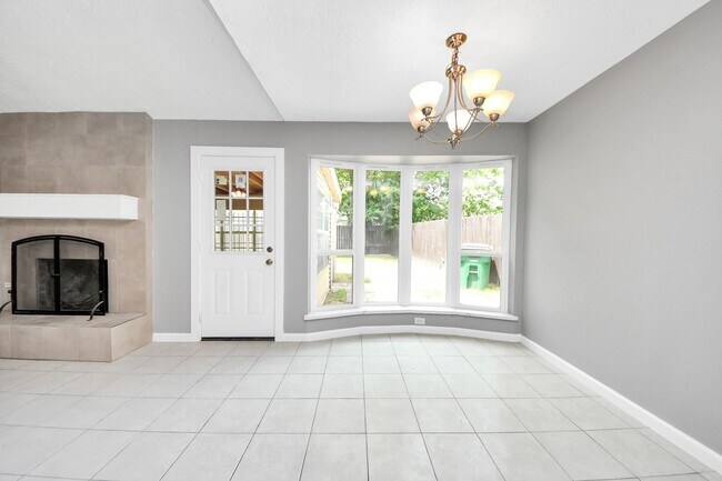 Building Photo - 10707 Shannon Hills Dr