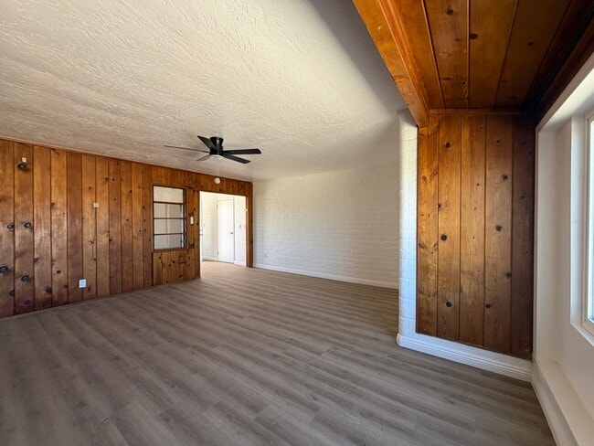 Building Photo - 261 Armory Rd