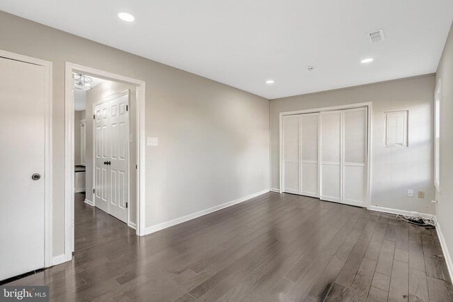 Building Photo - 8478 Battle Ct