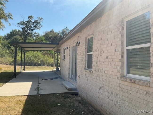 Building Photo - 160 Indian Ln