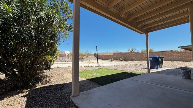 Building Photo - Eastside (Broadway and Houghton) 4 bedroom...