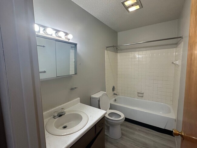 Building Photo - Near Local Restaurants and Shops with Private Screened Porch!