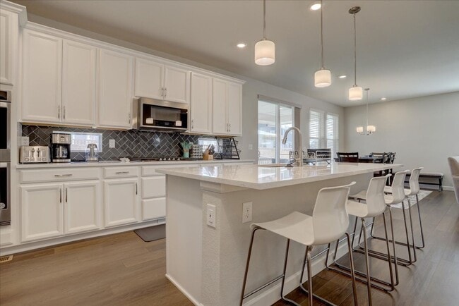 Building Photo - 5-Bed/4-Bath built in 2022!