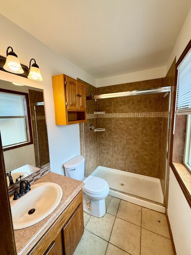 Building Photo - 6840 Delmonico Dr