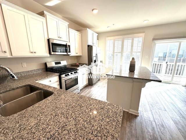 Building Photo - 2267 Kelston Pl