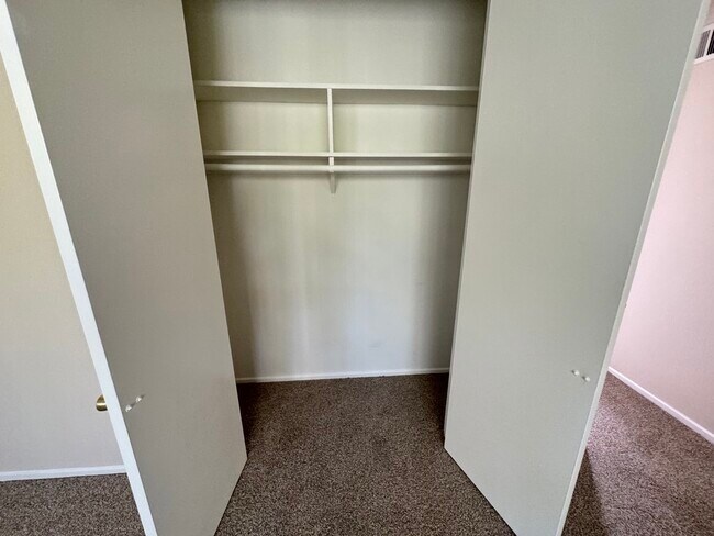 Building Photo - 11500 Rochester Ave