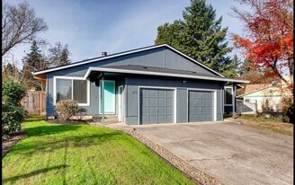 Building Photo - 291 NE 12th Ave