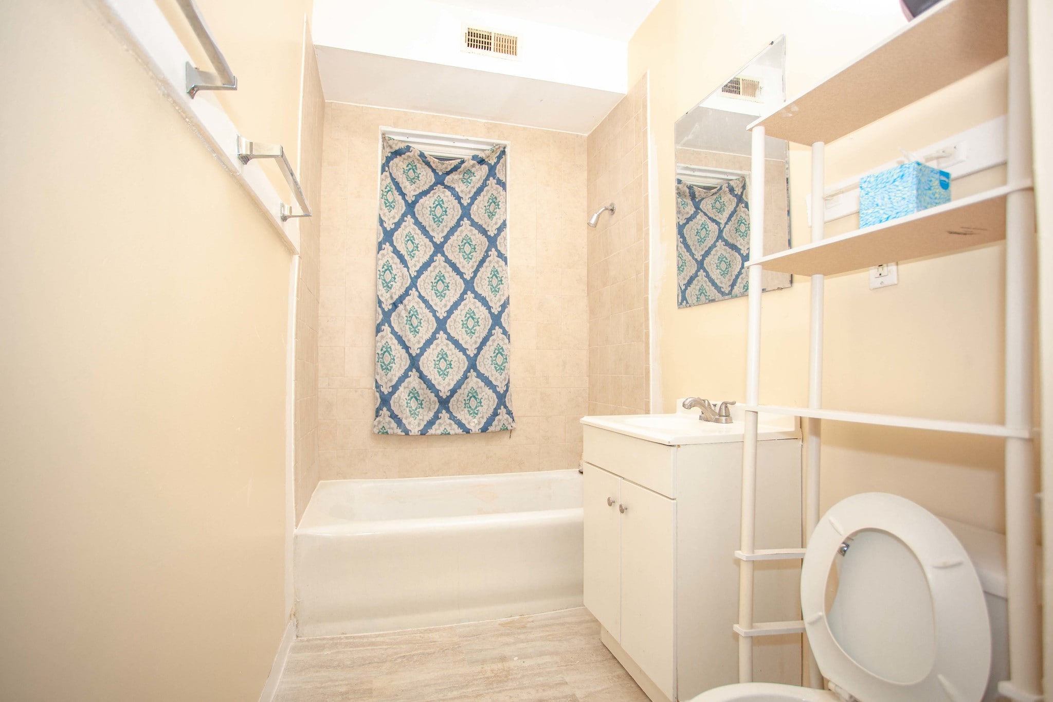 Building Photo - 5301 W Jackson Blvd