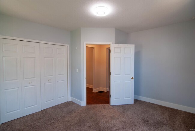 Building Photo - 612 Lavina St