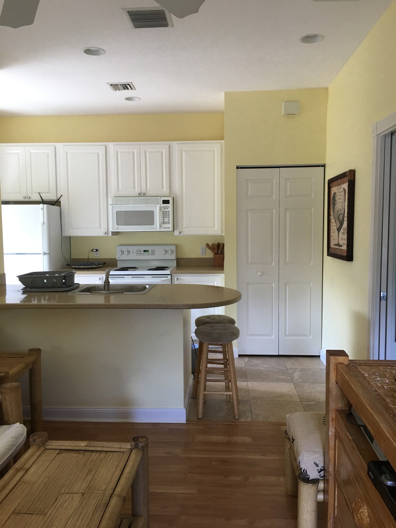 Building Photo - 211 Caravelle Dr