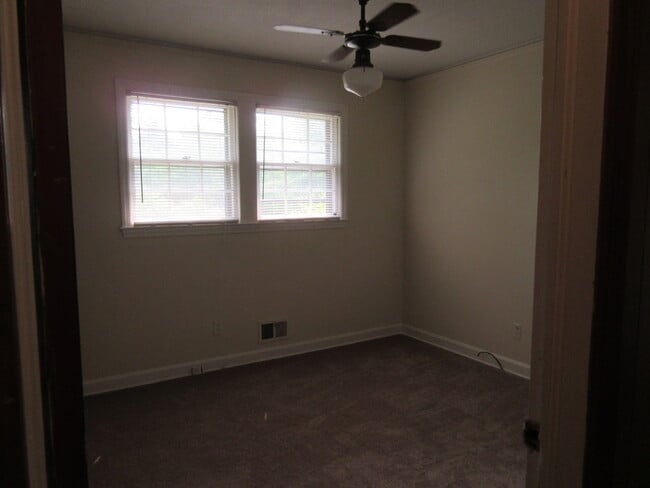 Building Photo - 2416 Peach Orchard Rd
